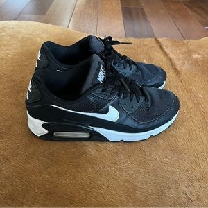 Nike AirMax. Size 7.